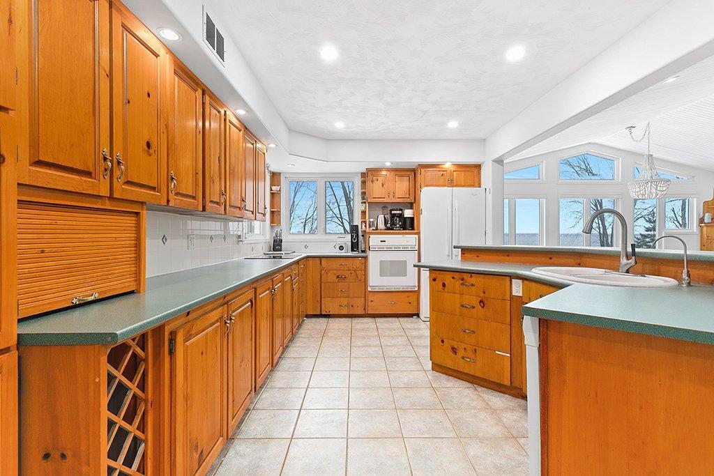 









32


Ch. Jean B. Taylor

,
L'Isle-aux-Allumettes,




QC
J0X1M0

