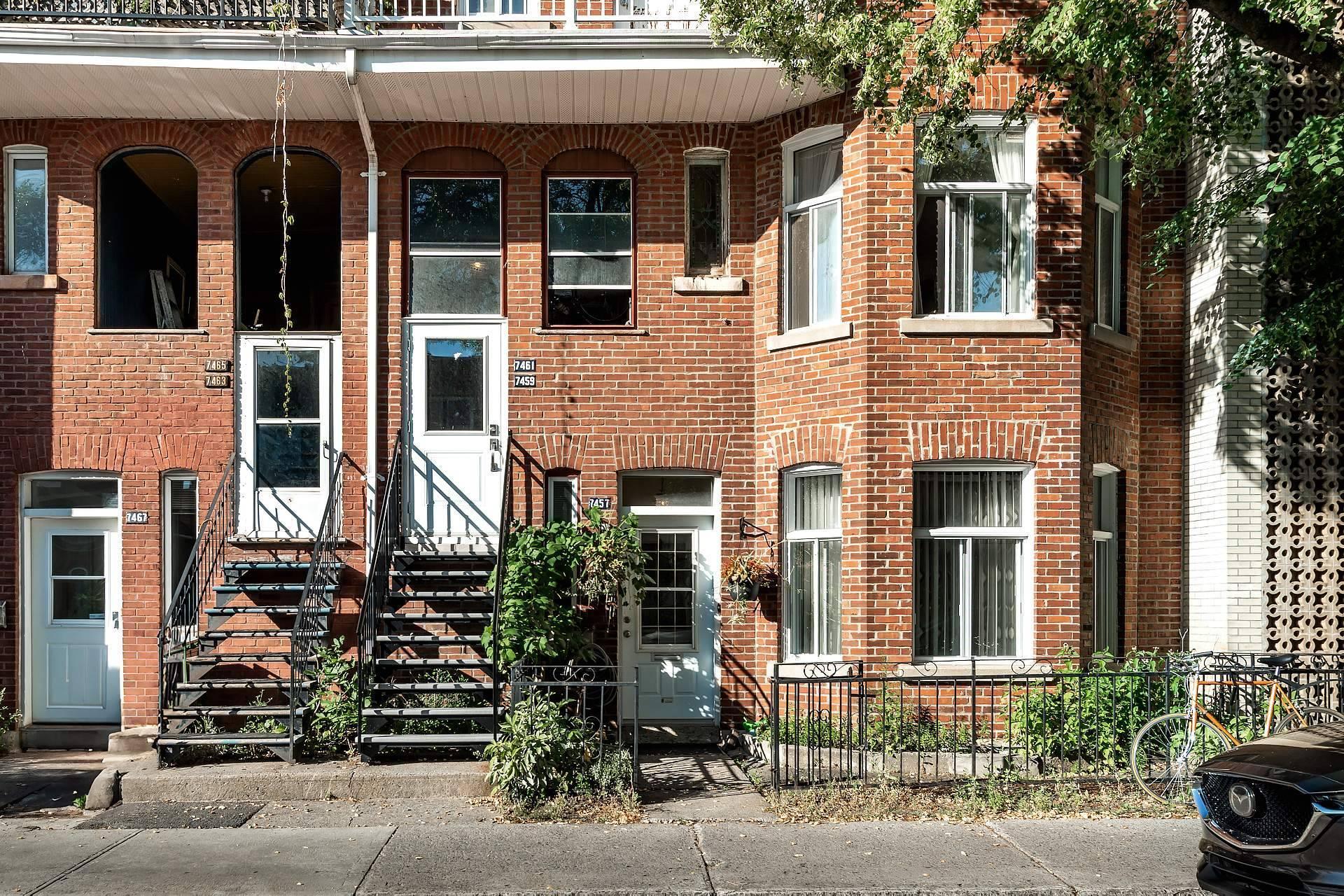 









7457

 - 7461


Av. De L'Épée

,
Montréal (Villeray/Saint-Michel/Parc-Extension),




QC
H3N2E4

