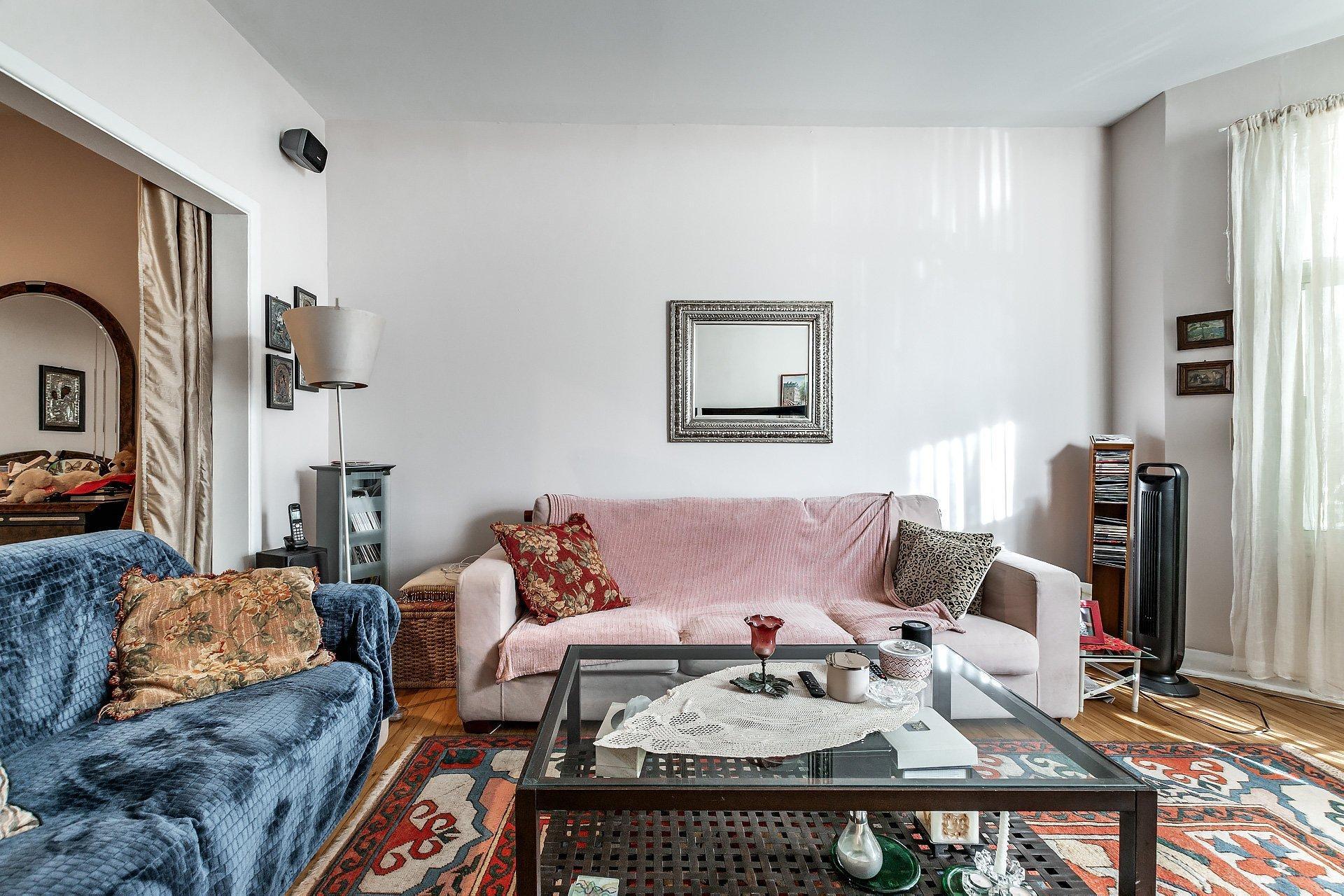 









7457

 - 7461


Av. De L'Épée

,
Montréal (Villeray/Saint-Michel/Parc-Extension),




QC
H3N2E4

