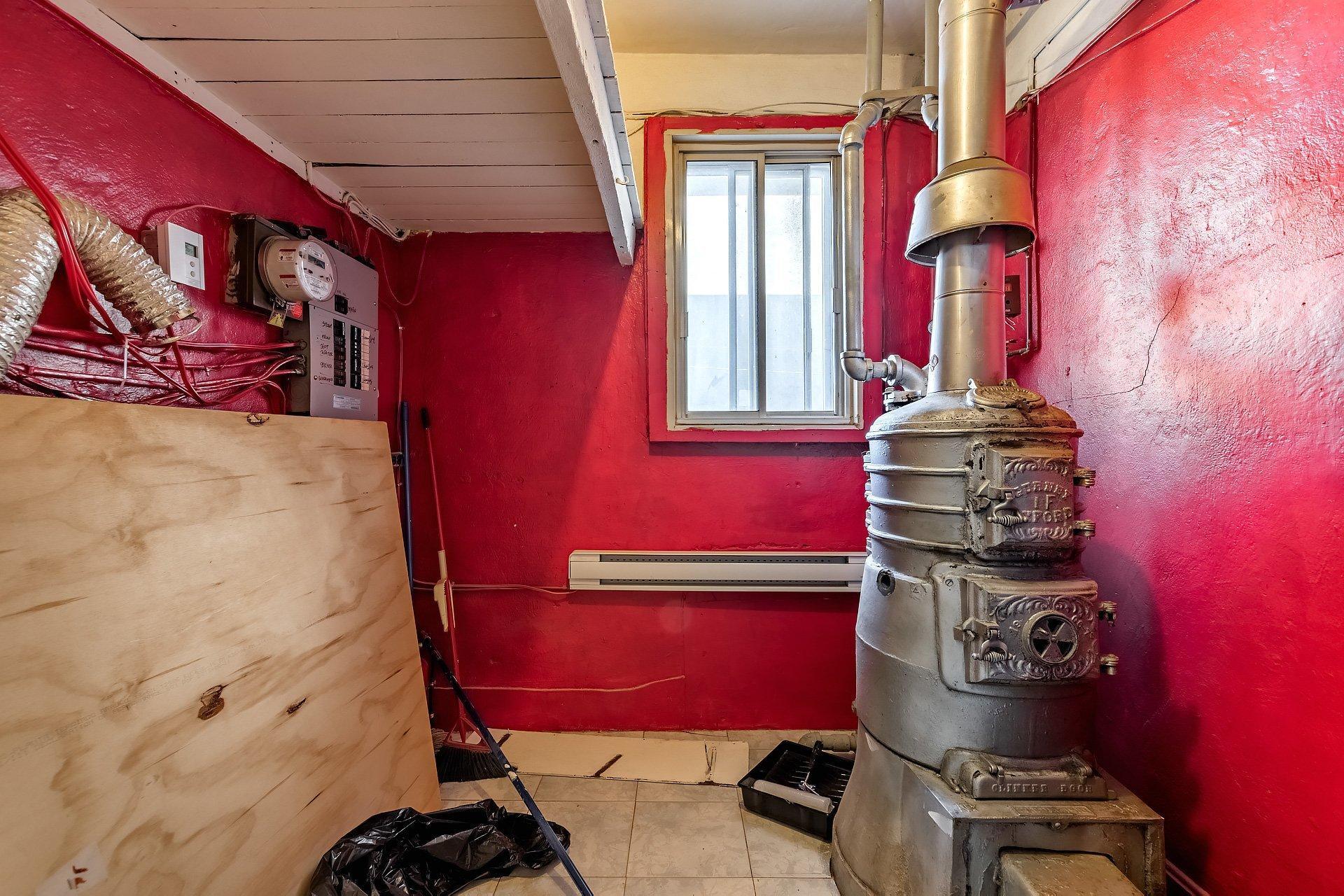 









7457

 - 7461


Av. De L'Épée

,
Montréal (Villeray/Saint-Michel/Parc-Extension),




QC
H3N2E4

