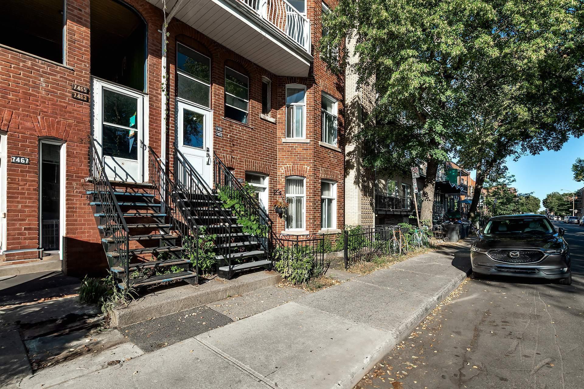 









7457

 - 7461


Av. De L'Épée

,
Montréal (Villeray/Saint-Michel/Parc-Extension),




QC
H3N2E4

