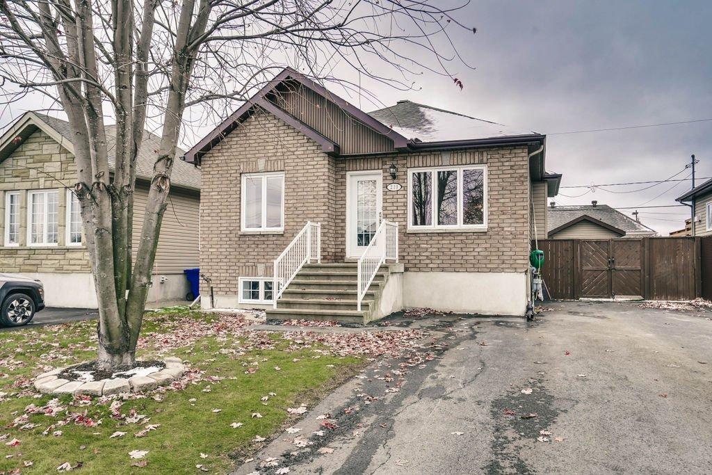 









210


Rue de la Forteresse

,
Gatineau (Masson-Angers),




QC
J8M1Z4

