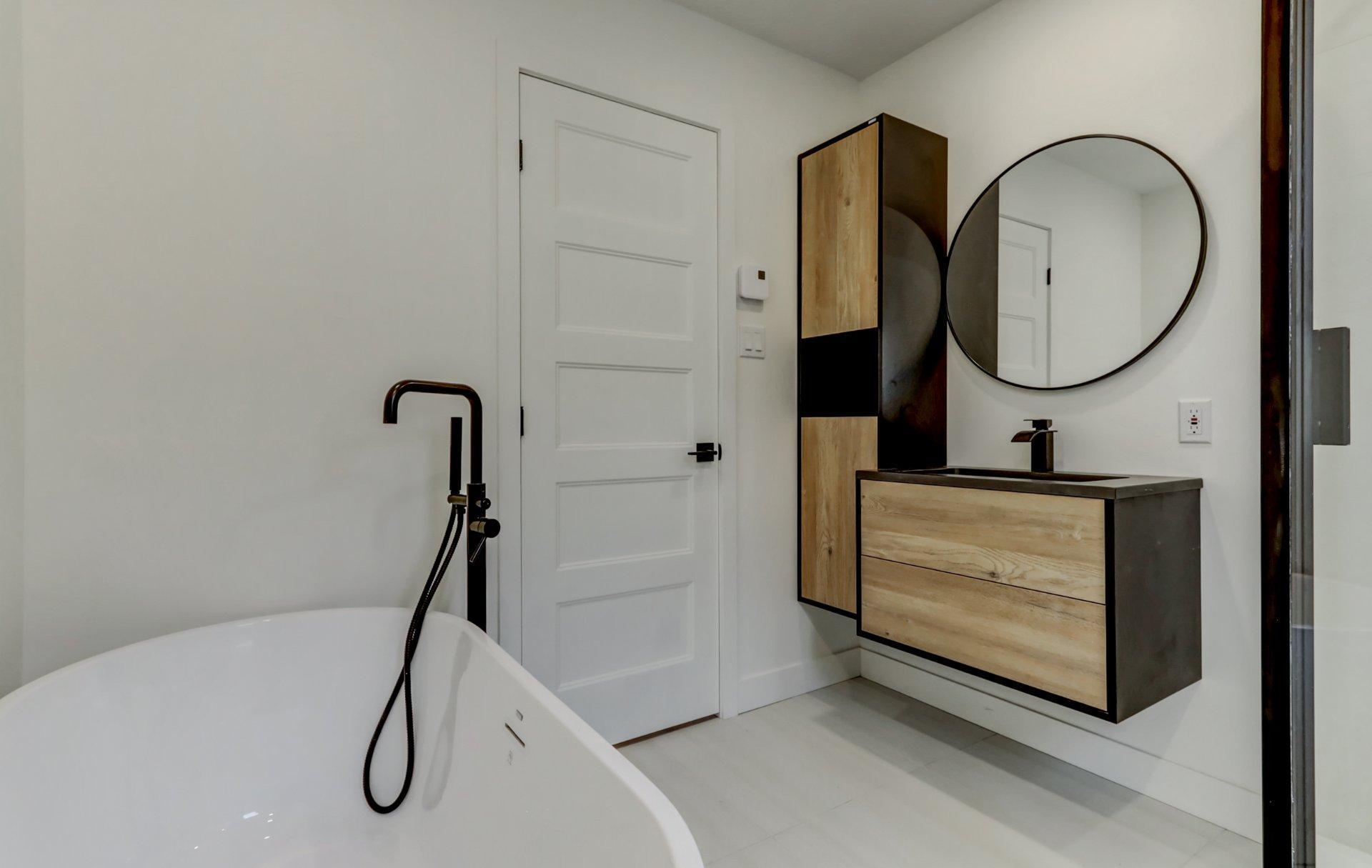 









471


Rue Médard-Bourgault

,
Laval (Sainte-Rose),




QC
H7L5G8

