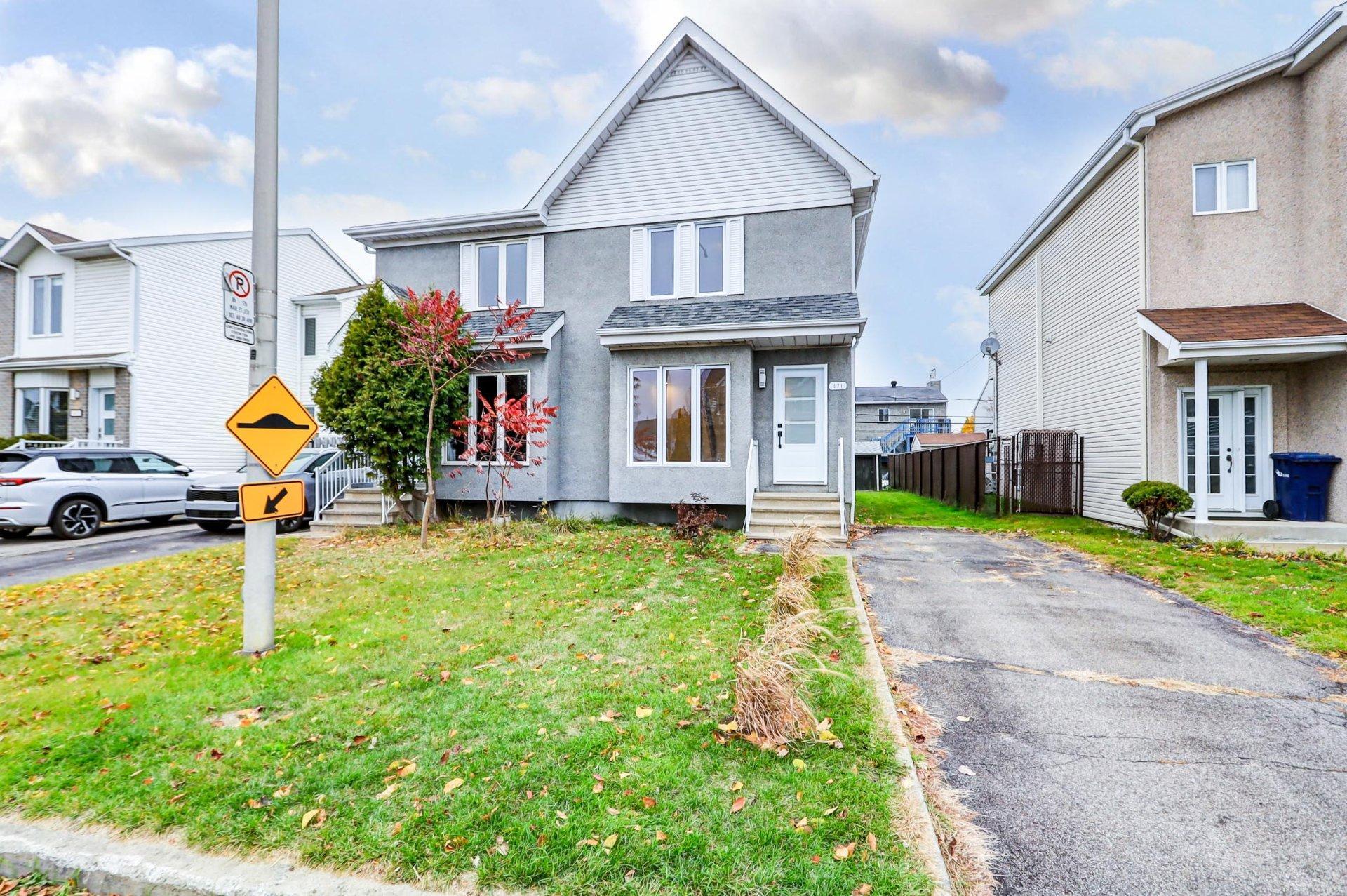 









471


Rue Médard-Bourgault

,
Laval (Sainte-Rose),




QC
H7L5G8

