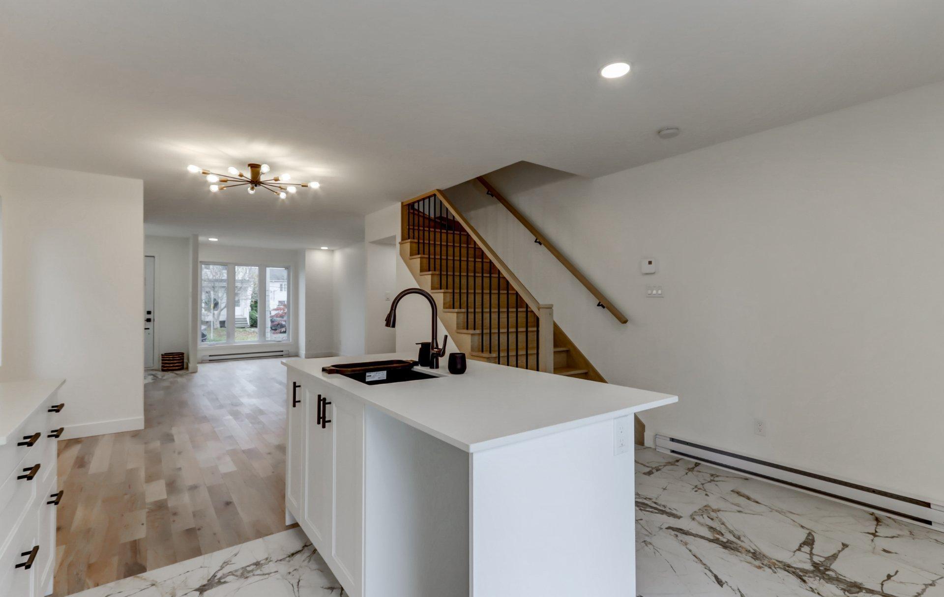 









471


Rue Médard-Bourgault

,
Laval (Sainte-Rose),




QC
H7L5G8

