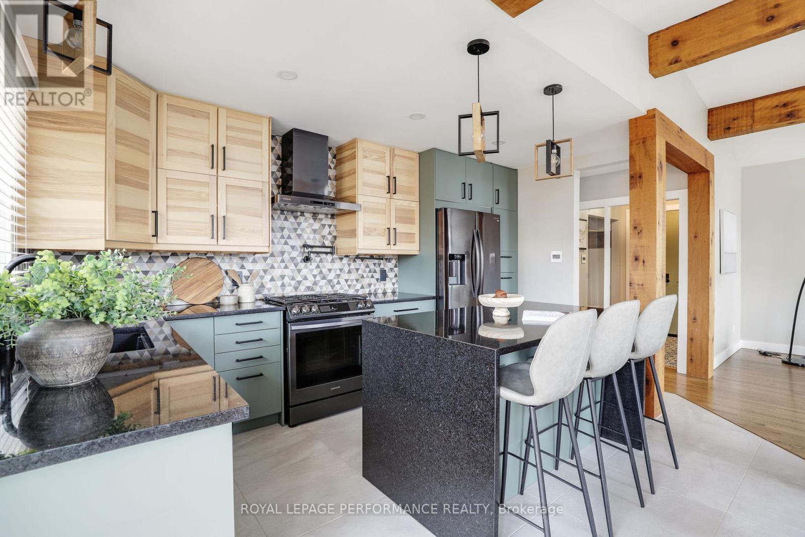 












2320 NERTA STREET

,
Ottawa,




Ontario
K1G1E5

