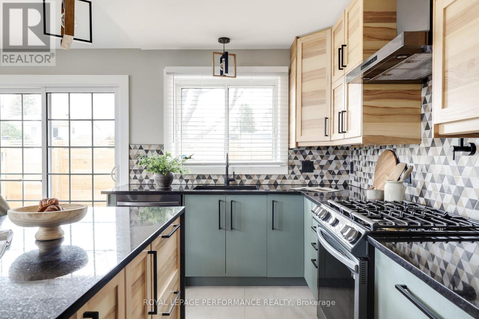 












2320 NERTA STREET

,
Ottawa,




Ontario
K1G1E5

