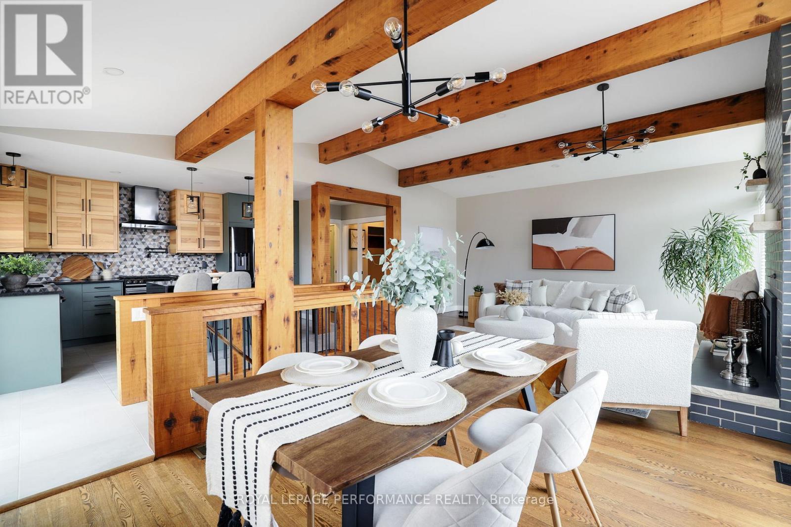 












2320 NERTA STREET

,
Ottawa,




Ontario
K1G1E5

