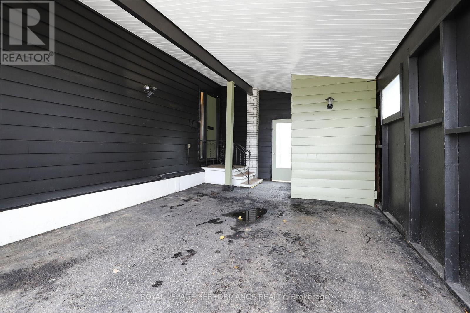 












2320 NERTA STREET

,
Ottawa,




Ontario
K1G1E5

