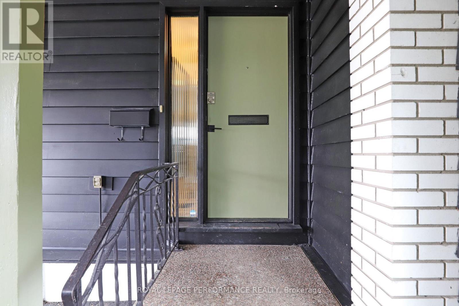 












2320 NERTA STREET

,
Ottawa,




Ontario
K1G1E5

