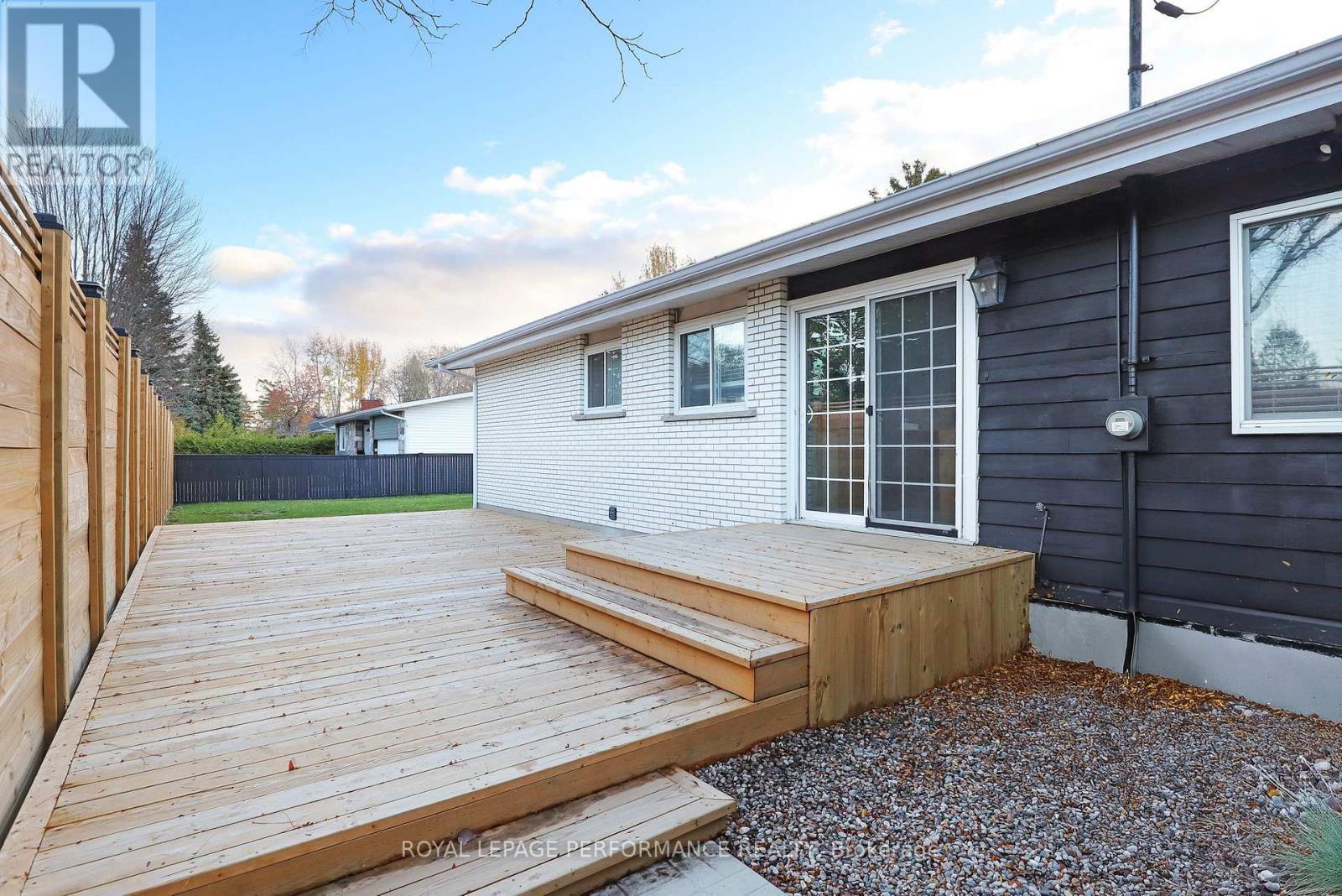 












2320 NERTA STREET

,
Ottawa,




Ontario
K1G1E5

