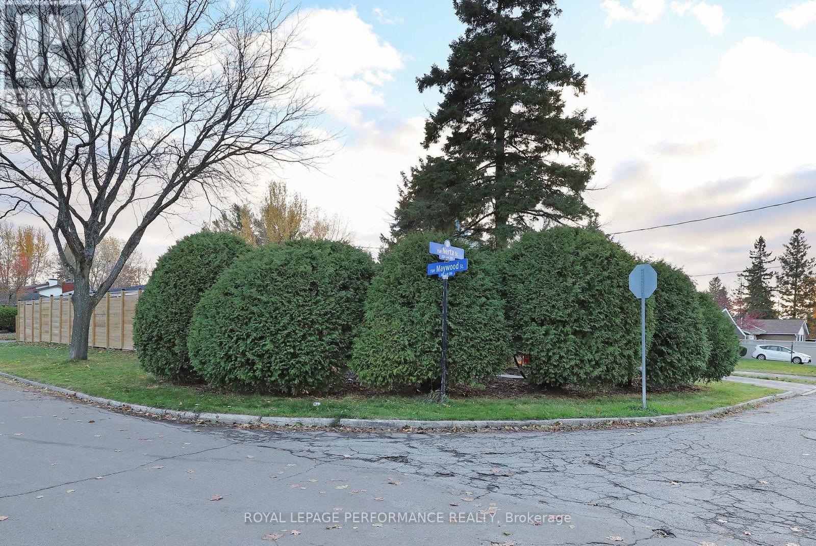 












2320 NERTA STREET

,
Ottawa,




Ontario
K1G1E5

