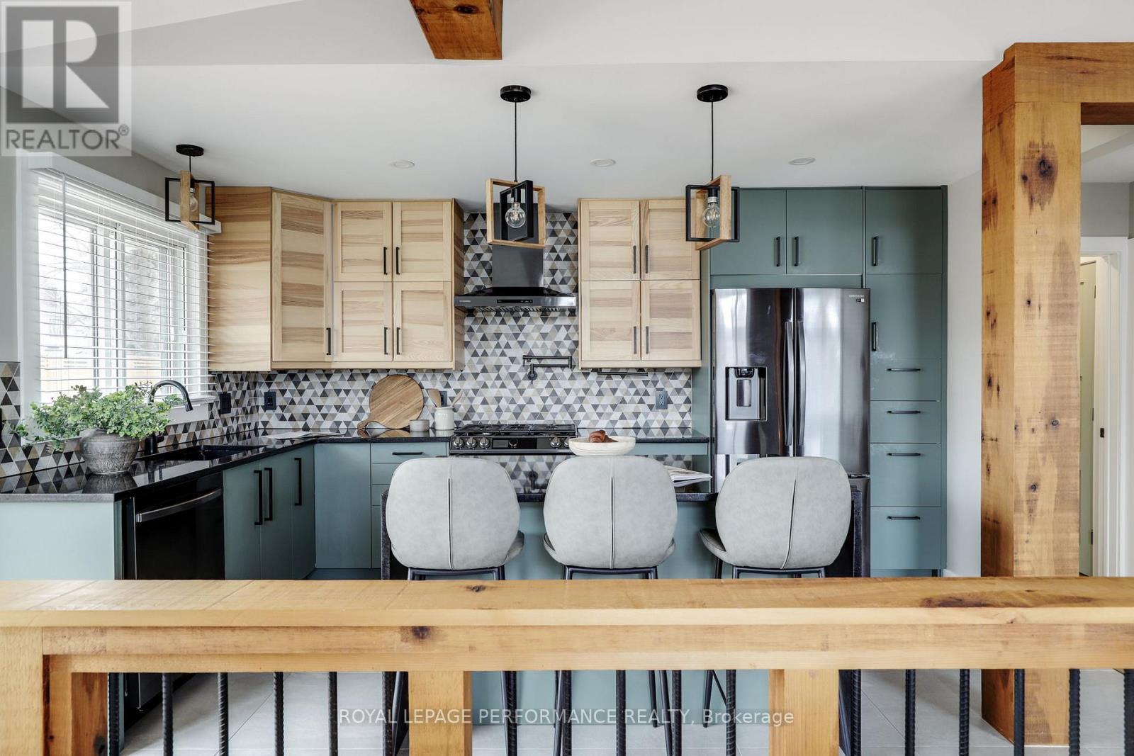 












2320 NERTA STREET

,
Ottawa,




Ontario
K1G1E5

