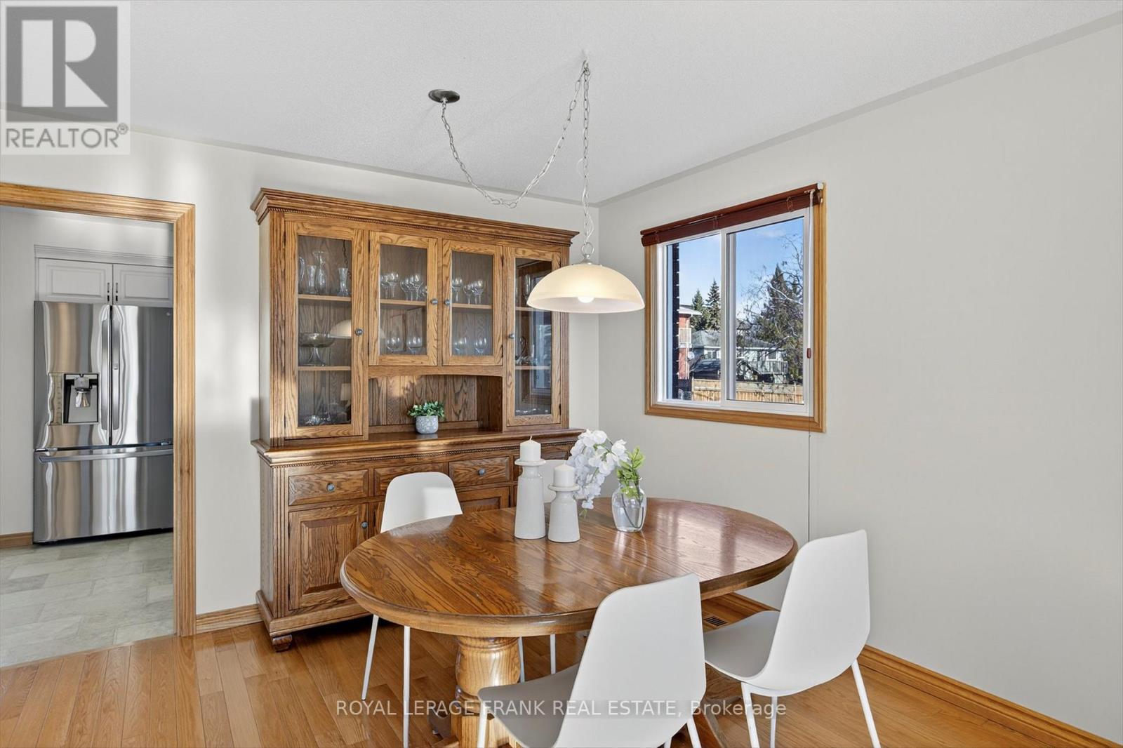 












38 CLEARVIEW COURT

,
Peterborough (Monaghan Ward 2),




Ontario
K9K2A3

