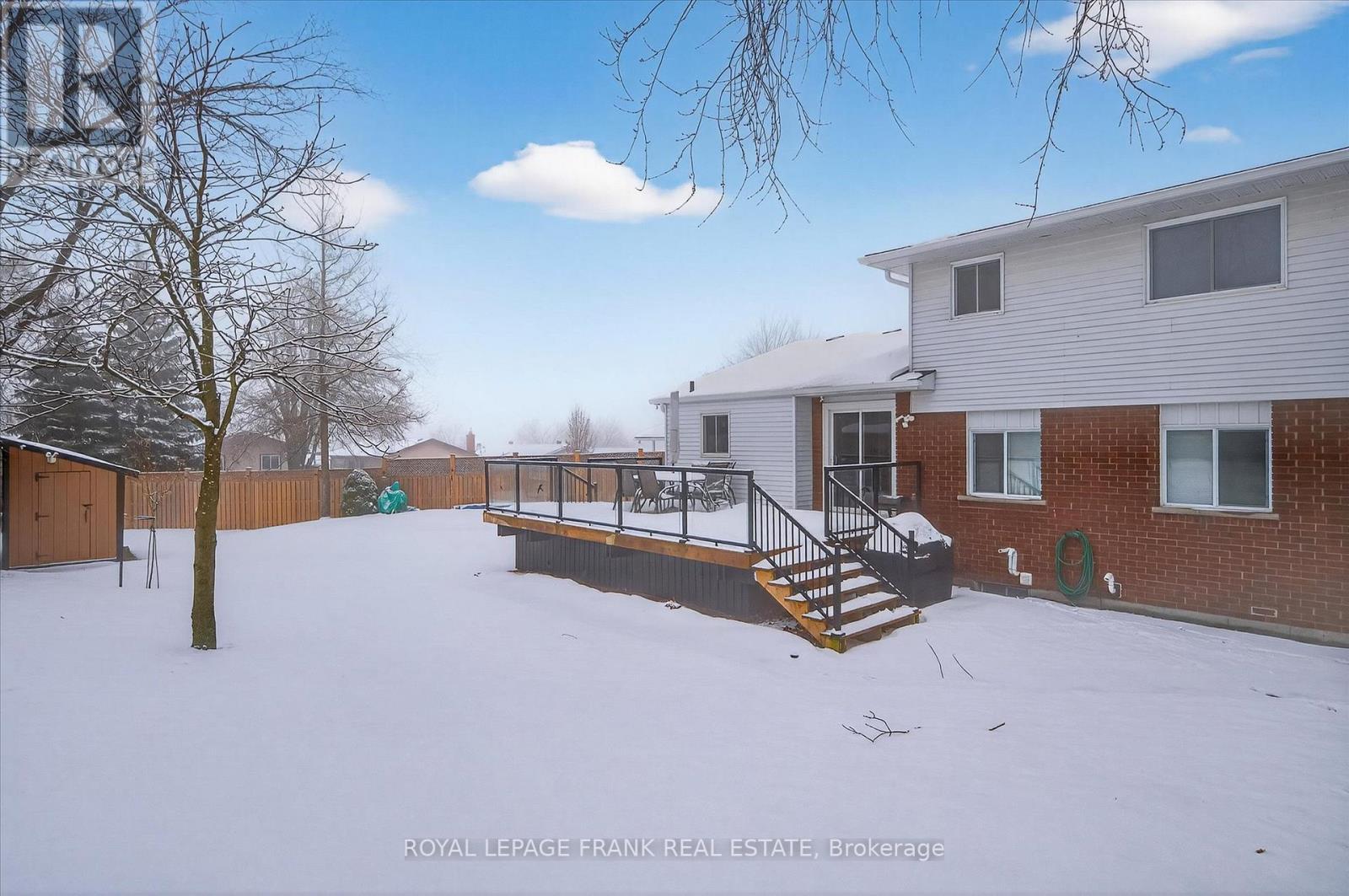 












38 CLEARVIEW COURT

,
Peterborough (Monaghan Ward 2),




Ontario
K9K2A3

