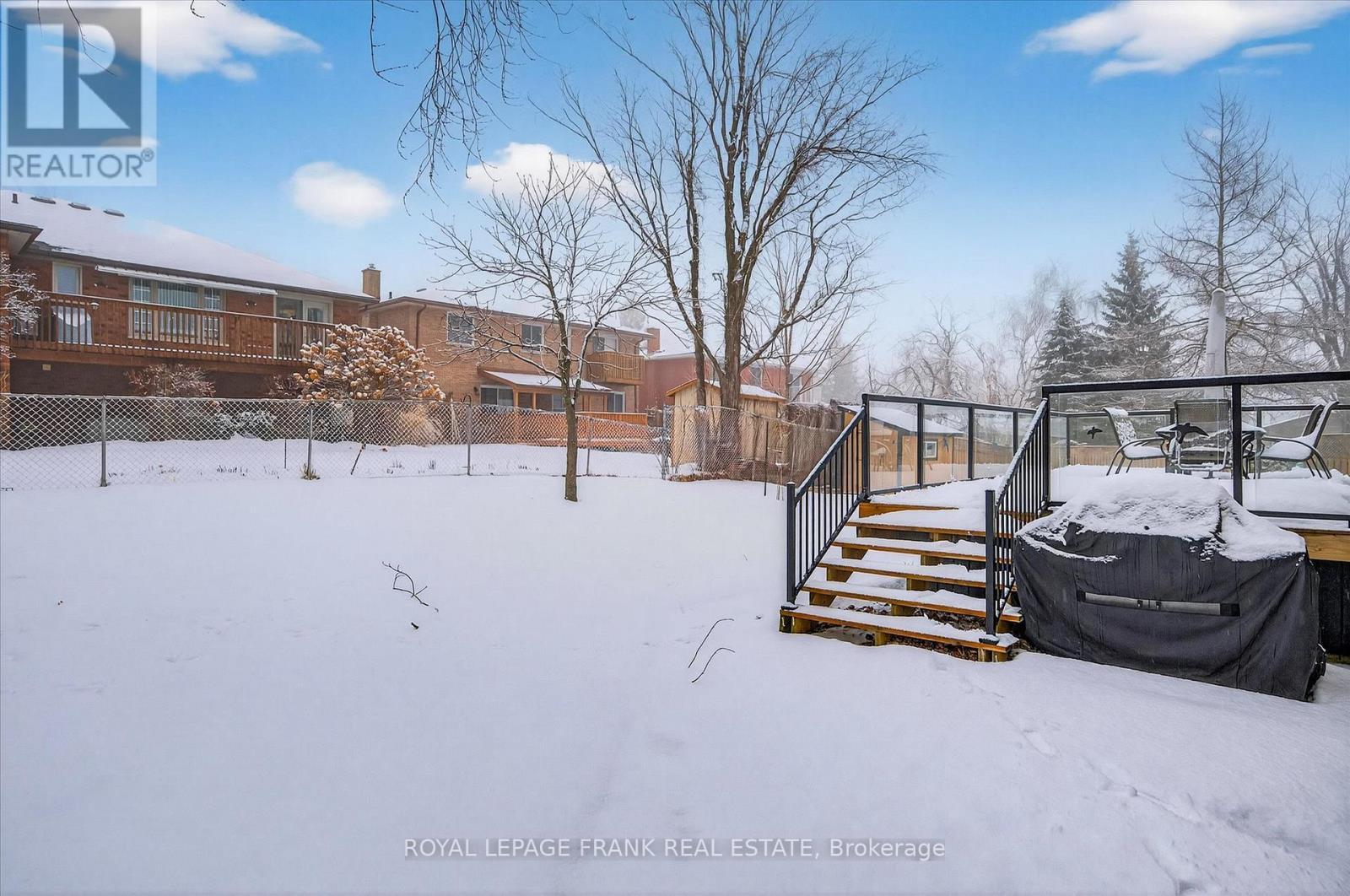 












38 CLEARVIEW COURT

,
Peterborough (Monaghan Ward 2),




Ontario
K9K2A3

