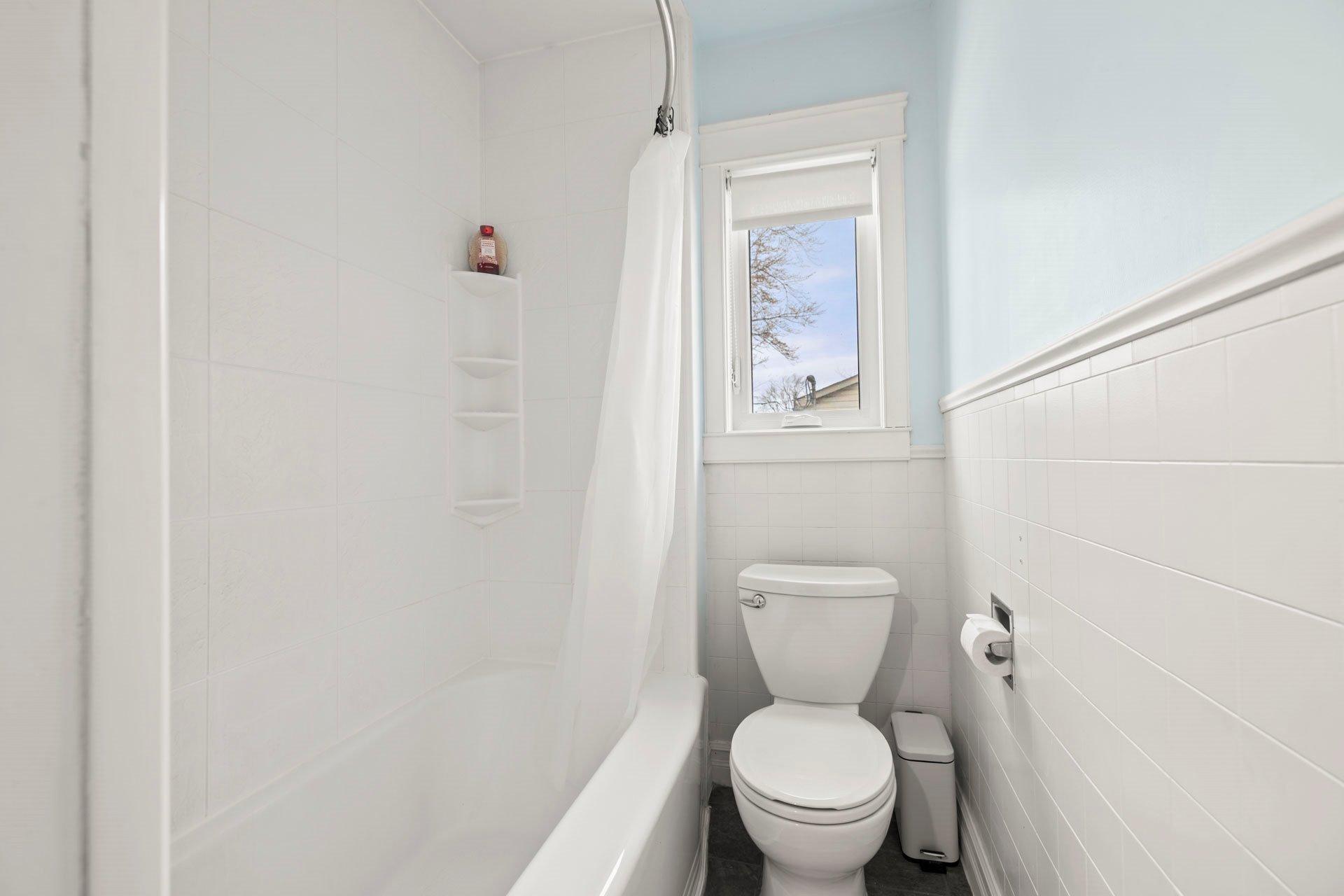 









85


Av. Parkdale

,
Pointe-Claire,




QC
H9R3Y6

