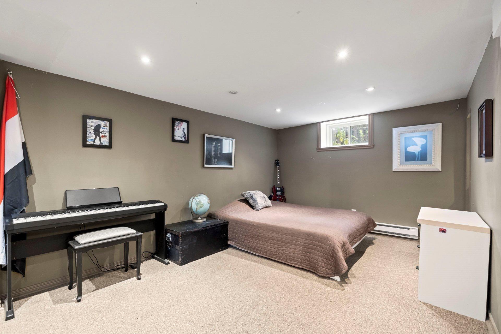 









85


Av. Parkdale

,
Pointe-Claire,




QC
H9R3Y6

