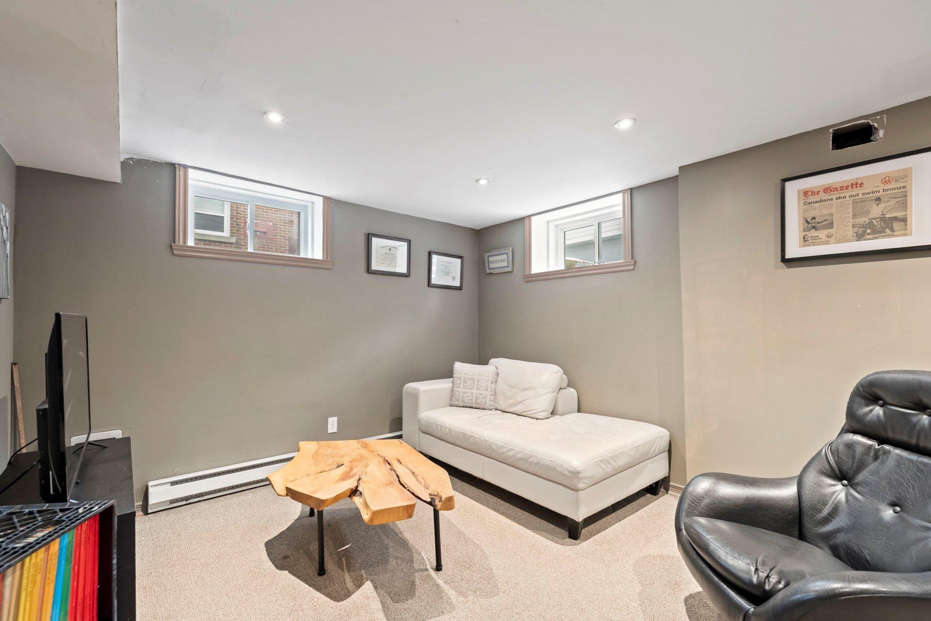 









85


Av. Parkdale

,
Pointe-Claire,




QC
H9R3Y6

