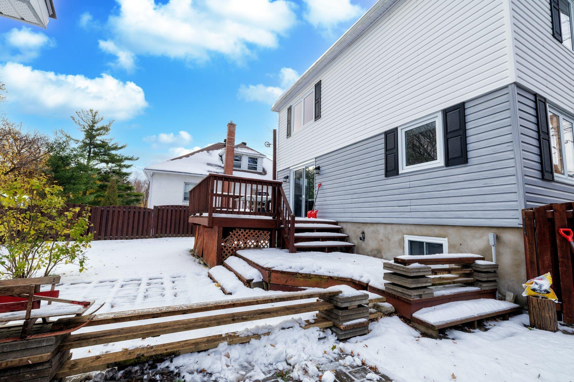 









85


Av. Parkdale

,
Pointe-Claire,




QC
H9R3Y6

