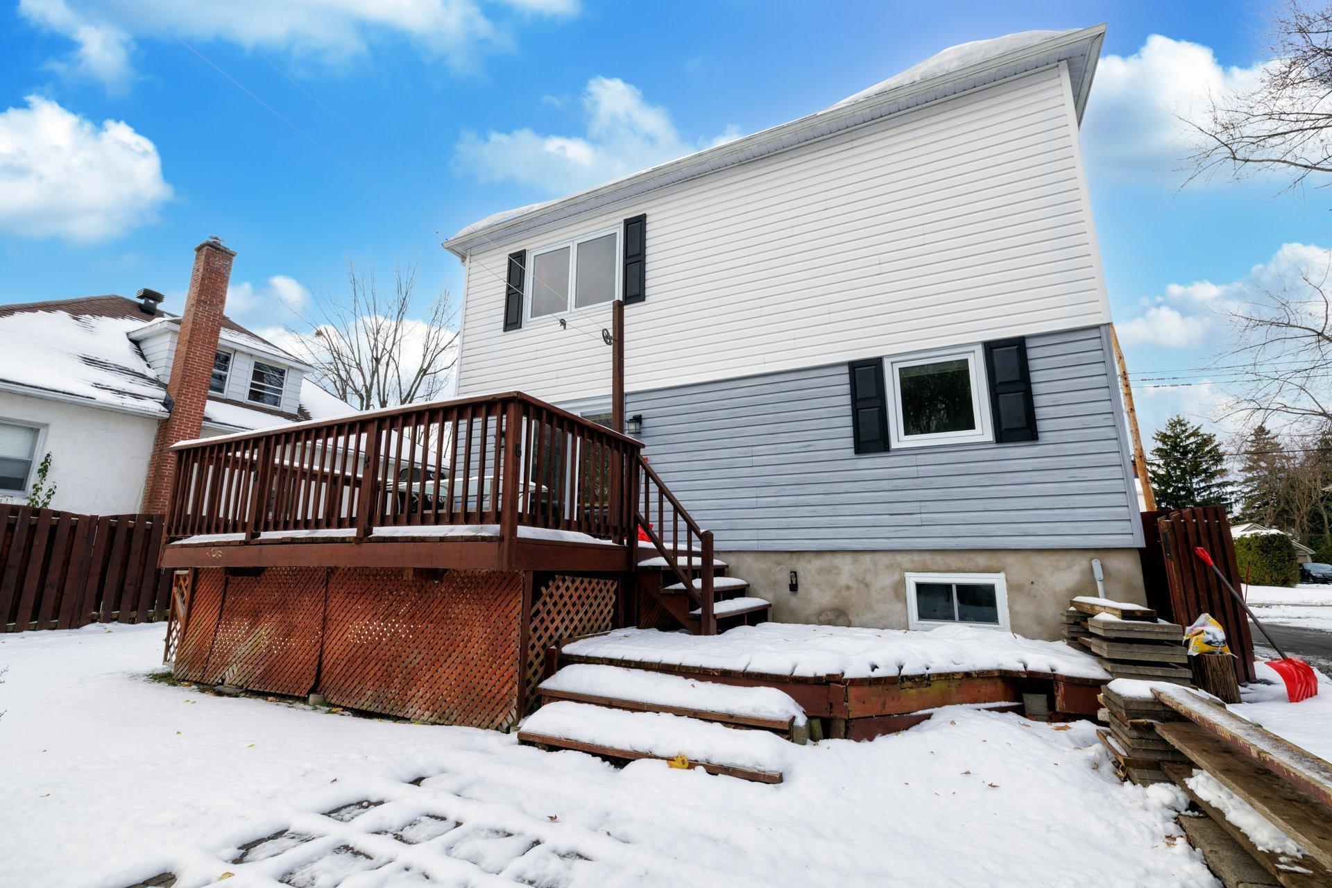 









85


Av. Parkdale

,
Pointe-Claire,




QC
H9R3Y6

