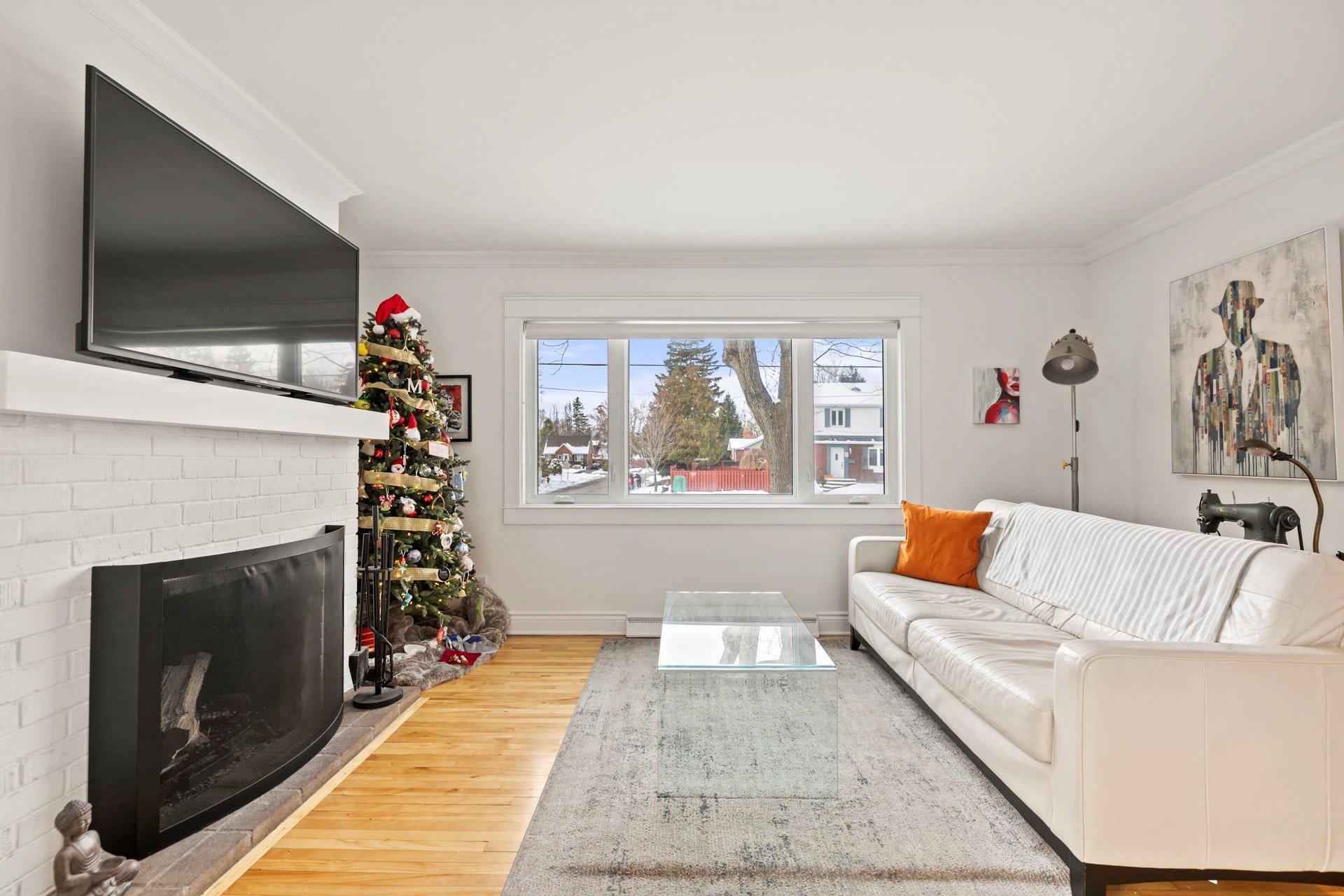 









85


Av. Parkdale

,
Pointe-Claire,




QC
H9R3Y6

