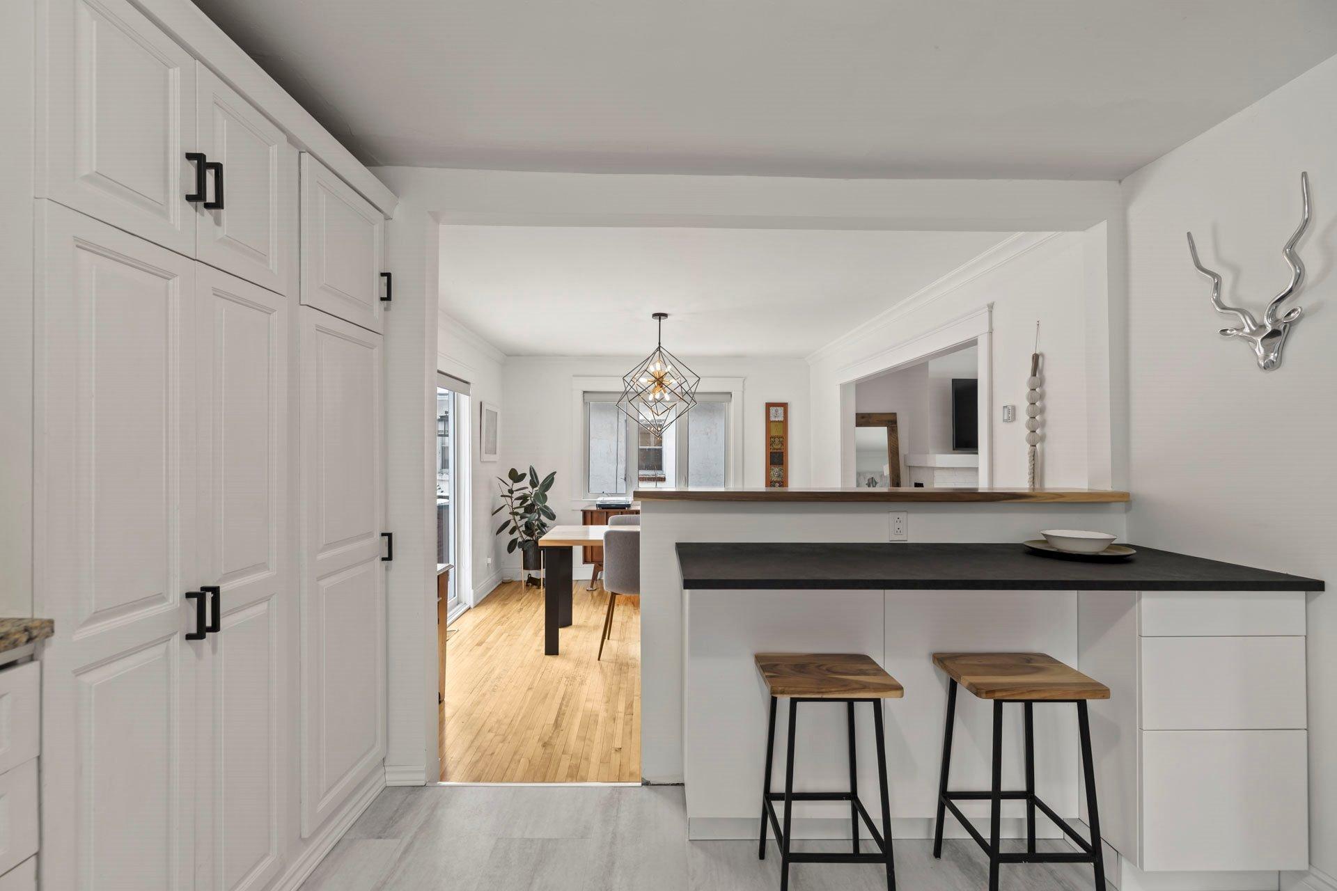 









85


Av. Parkdale

,
Pointe-Claire,




QC
H9R3Y6

