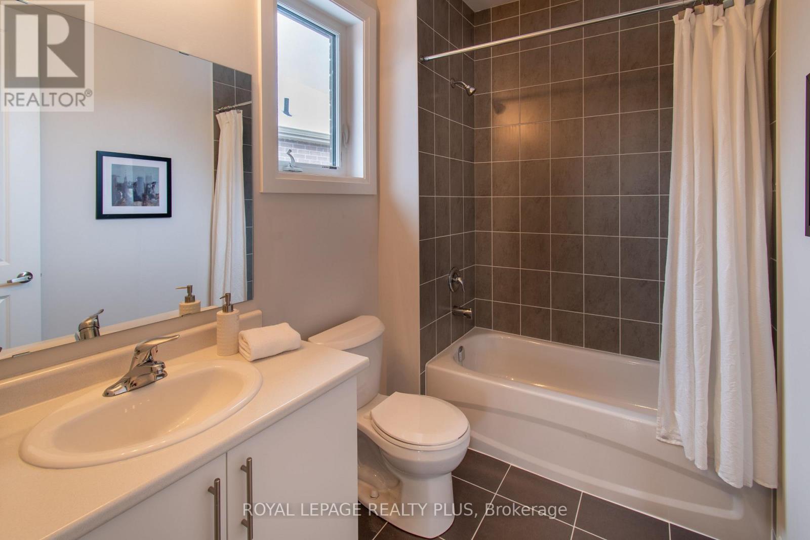 












980 CHURCH DRIVE

,
Innisfil,




Ontario
L0L1W0

