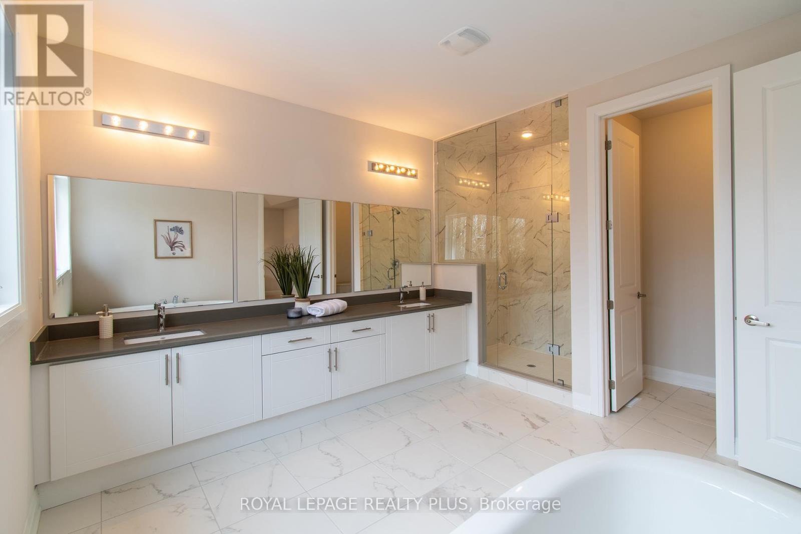 












980 CHURCH DRIVE

,
Innisfil,




Ontario
L0L1W0

