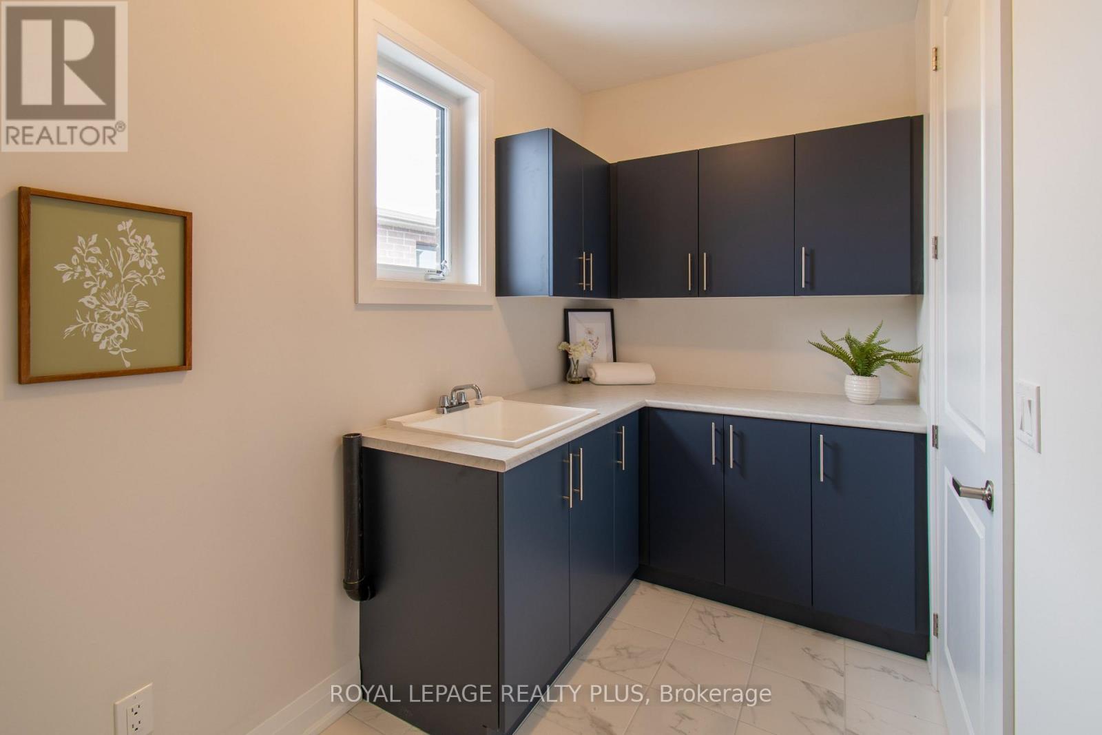 












980 CHURCH DRIVE

,
Innisfil,




Ontario
L0L1W0

