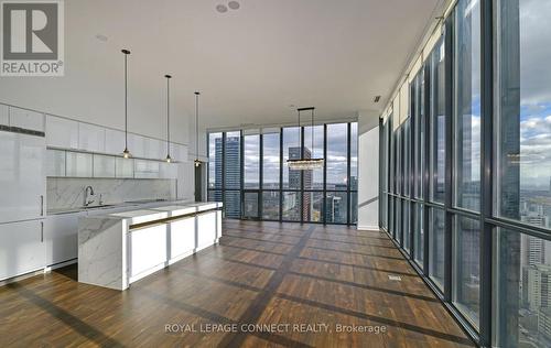 Glamourous Pent House Suite