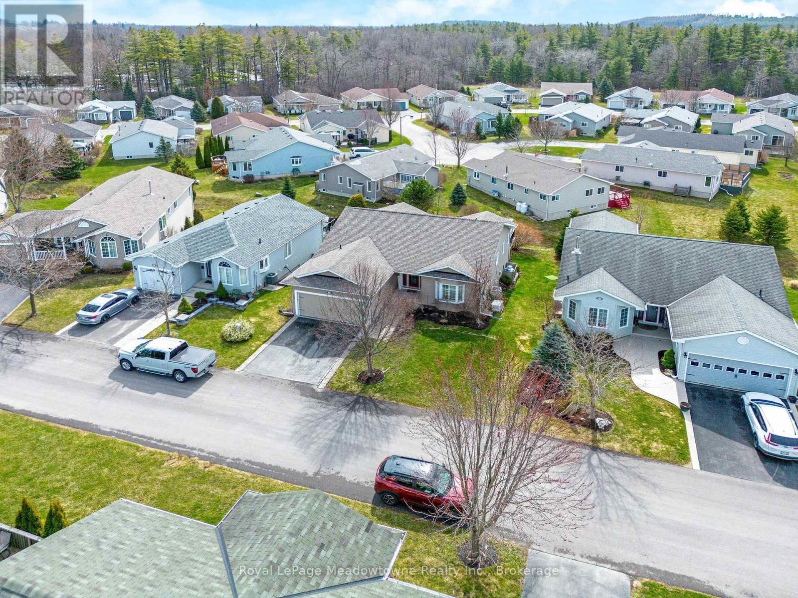 












120 GRACEHILL CRESCENT

,
Hamilton (Freelton),




Ontario
L8B1A5

