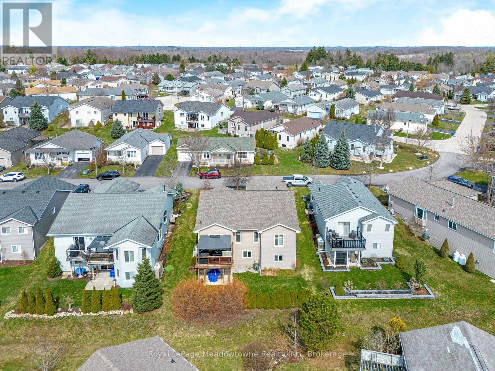 












120 GRACEHILL CRESCENT

,
Hamilton (Freelton),




Ontario
L8B1A5

