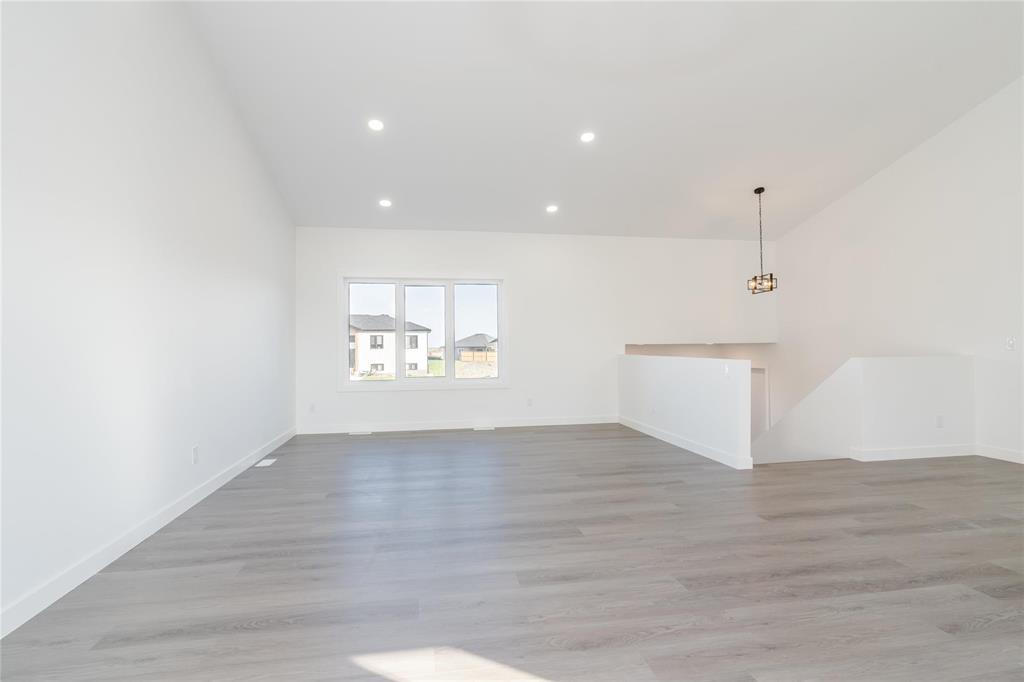 












5 Wild Plum Lane

,
Steinbach,




Manitoba
R5G2Z1

