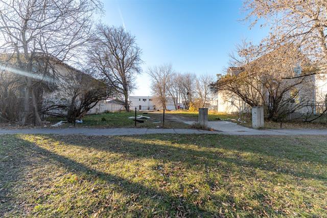 









248


Austin

ST,
Winnipeg,







MB
R2W 3M9

