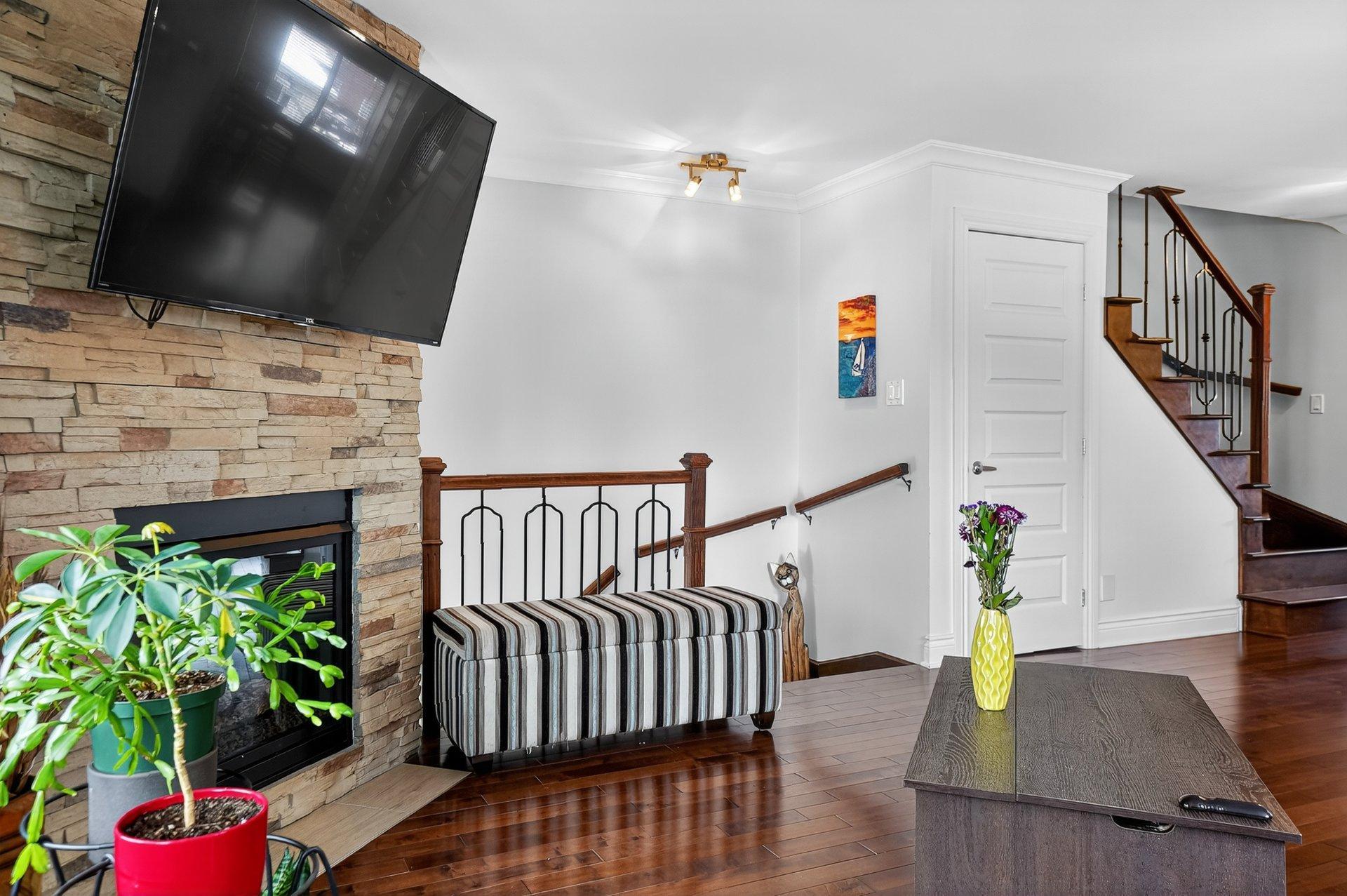 









30


Rue du Jade

,
Saint-Jean-sur-Richelieu,




QC
J2W0C7

