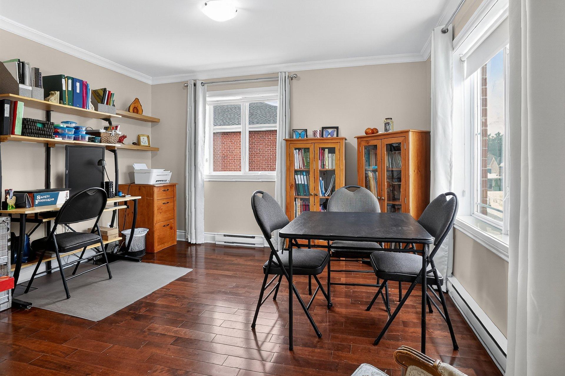 









30


Rue du Jade

,
Saint-Jean-sur-Richelieu,




QC
J2W0C7

