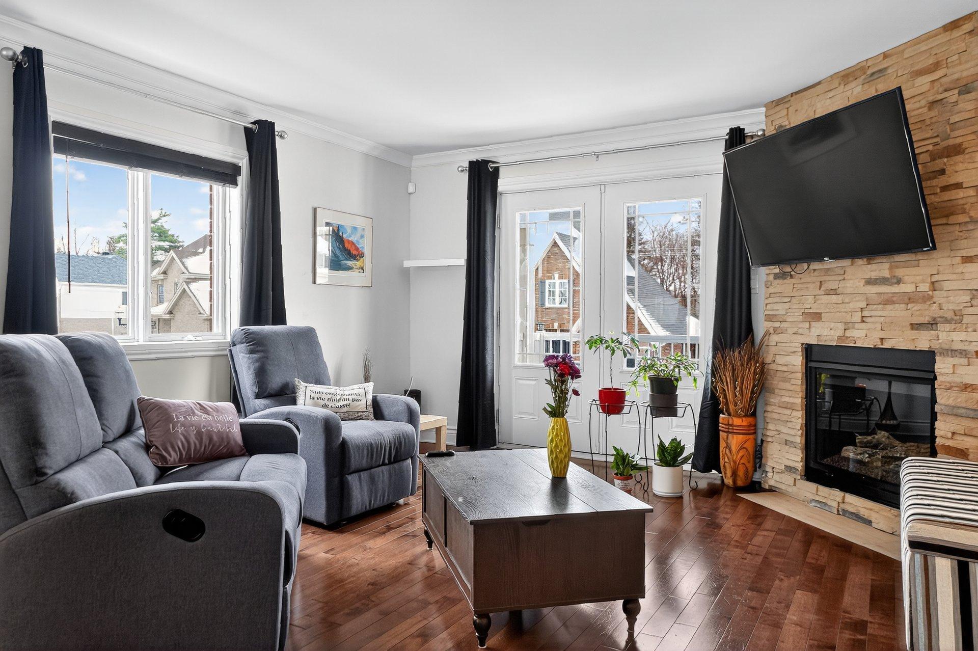 









30


Rue du Jade

,
Saint-Jean-sur-Richelieu,




QC
J2W0C7

