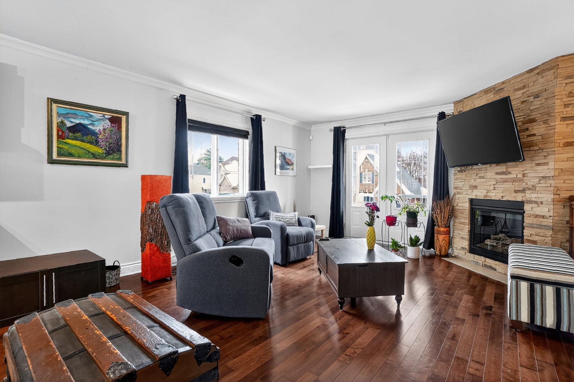 









30


Rue du Jade

,
Saint-Jean-sur-Richelieu,




QC
J2W0C7

