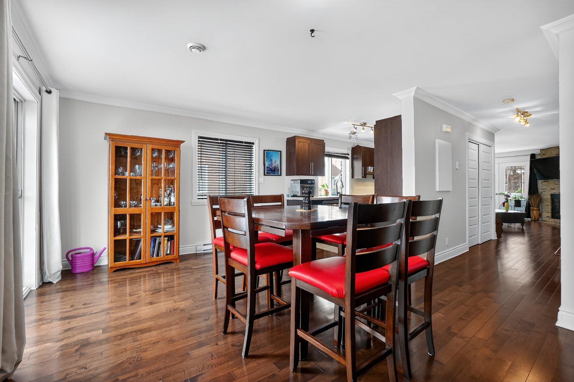 









30


Rue du Jade

,
Saint-Jean-sur-Richelieu,




QC
J2W0C7

