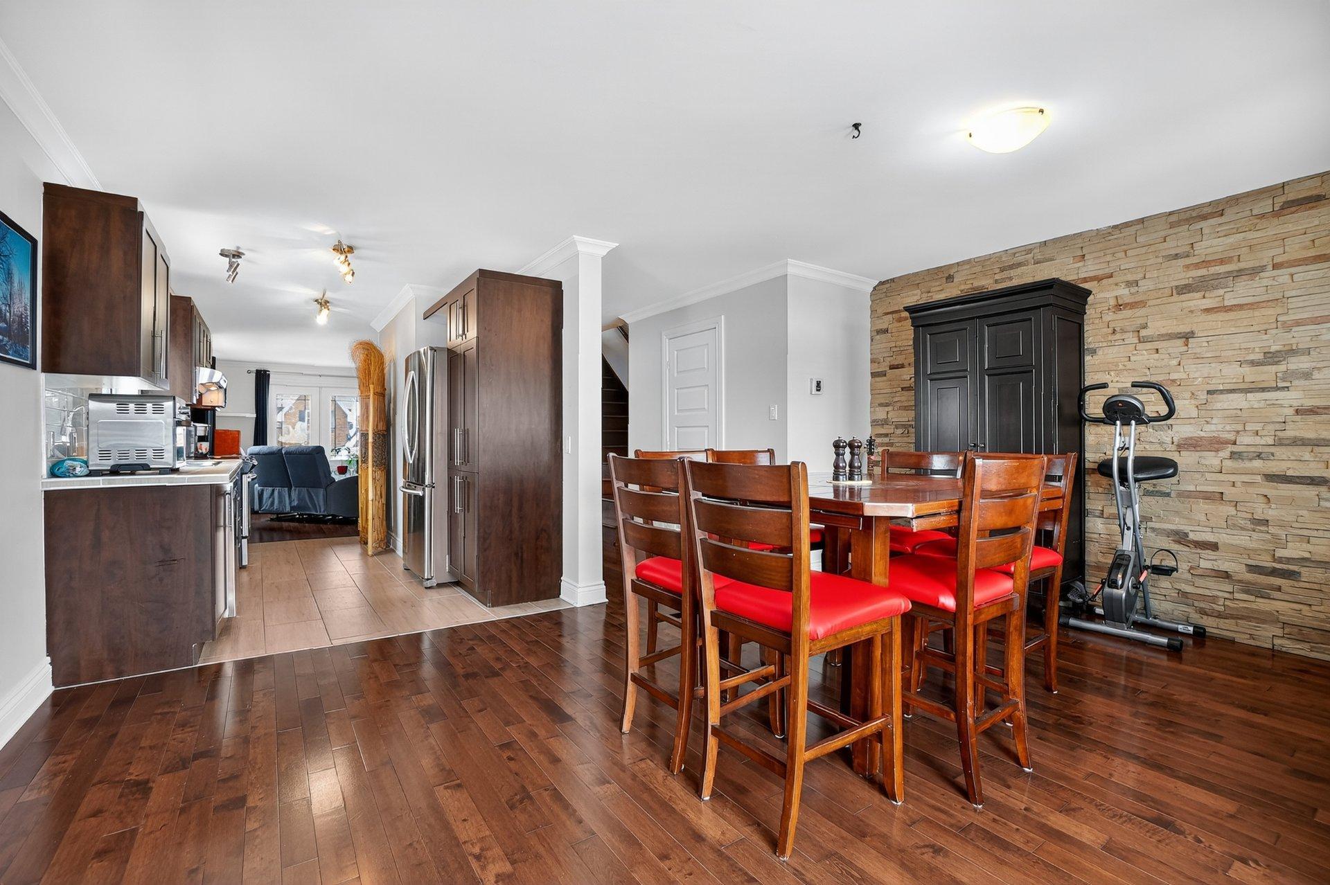 









30


Rue du Jade

,
Saint-Jean-sur-Richelieu,




QC
J2W0C7

