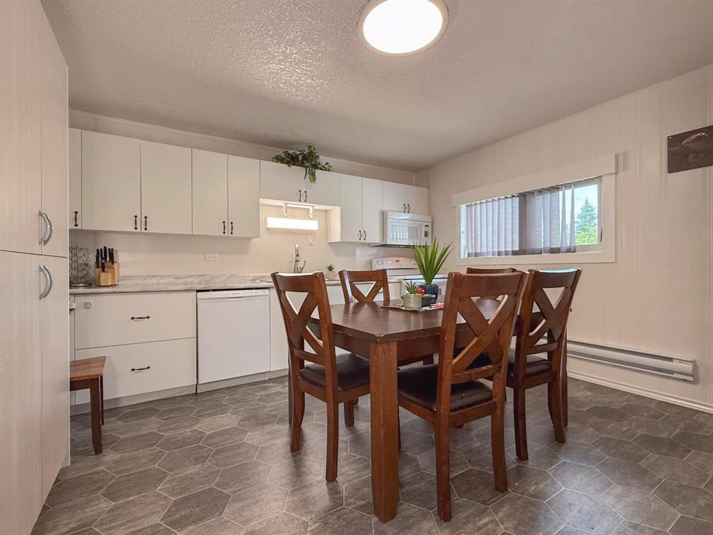 












251 Third Street

,
Pipestone,




Manitoba
R0M1X0


