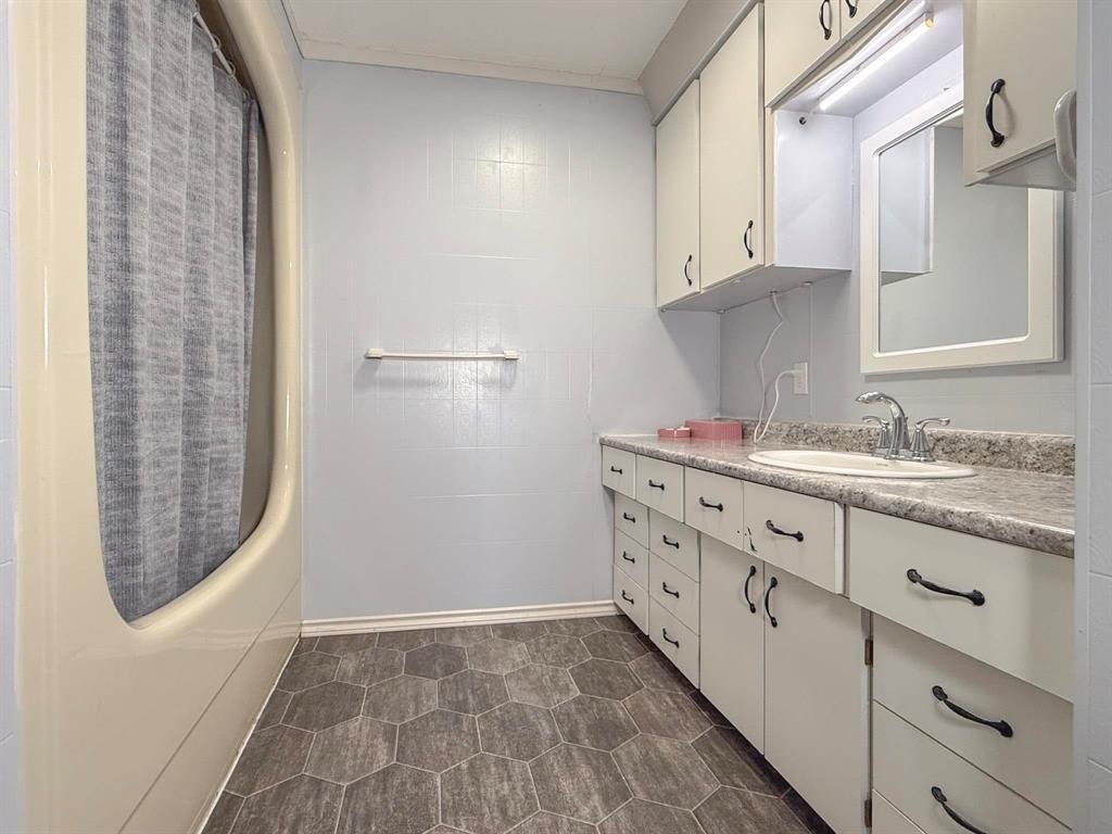 












251 Third Street

,
Pipestone,




Manitoba
R0M1X0

