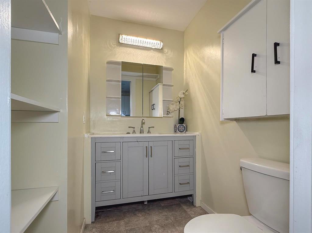 












251 Third Street

,
Pipestone,




Manitoba
R0M1X0

