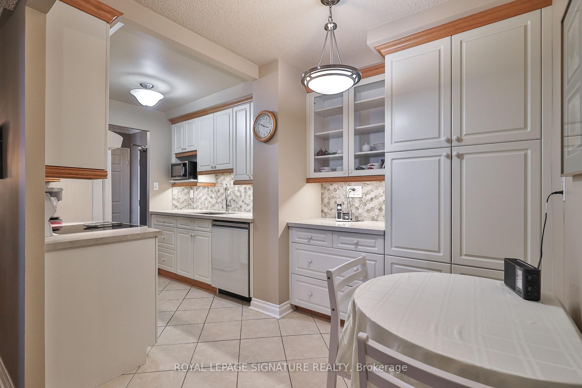 









820


Burnhamthorpe

Road, 2105,
Toronto,




ON
M9C 4W2

