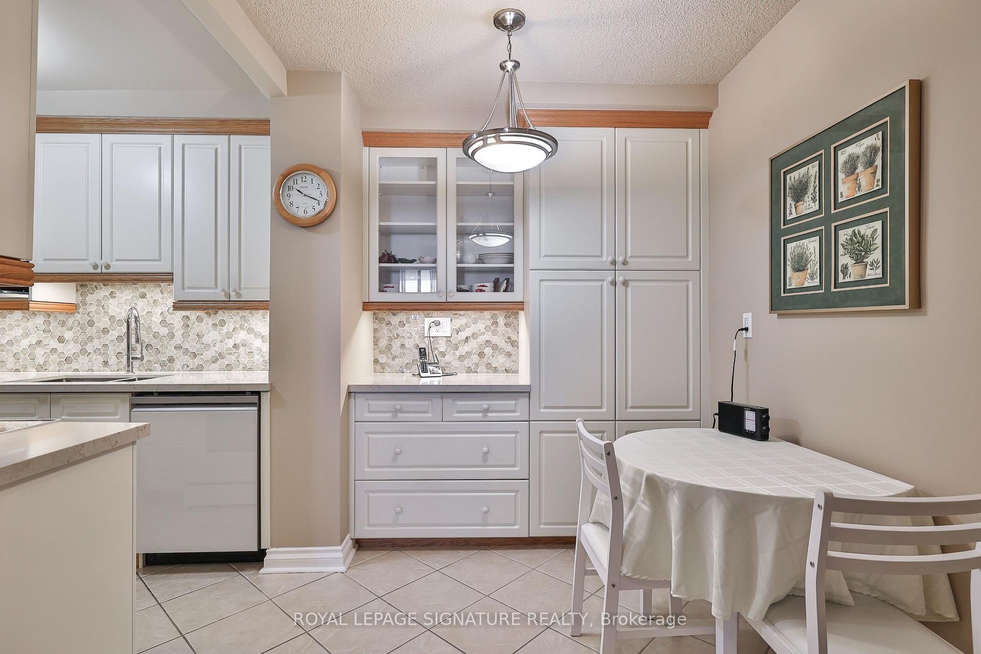 









820


Burnhamthorpe

Road, 2105,
Toronto,




ON
M9C 4W2

