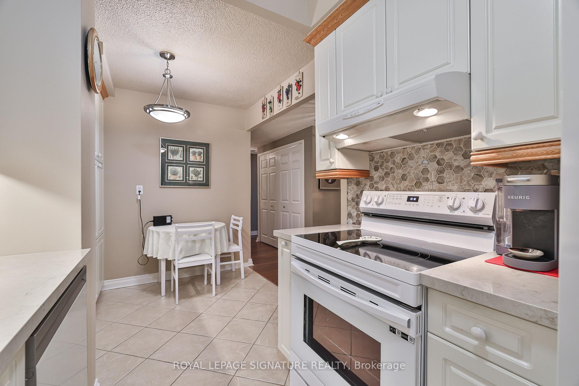 









820


Burnhamthorpe

Road, 2105,
Toronto,




ON
M9C 4W2

