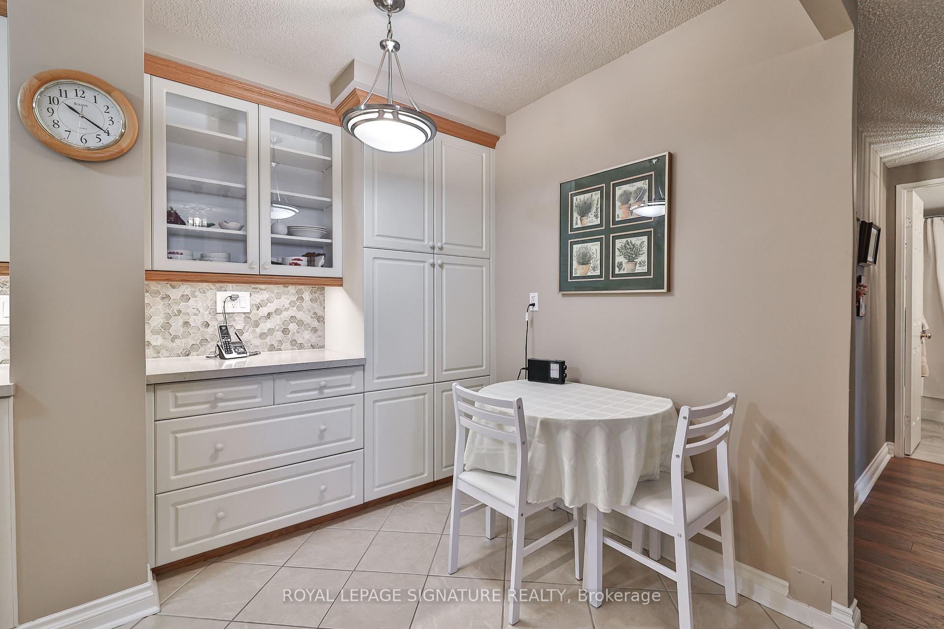 









820


Burnhamthorpe

Road, 2105,
Toronto,




ON
M9C 4W2

