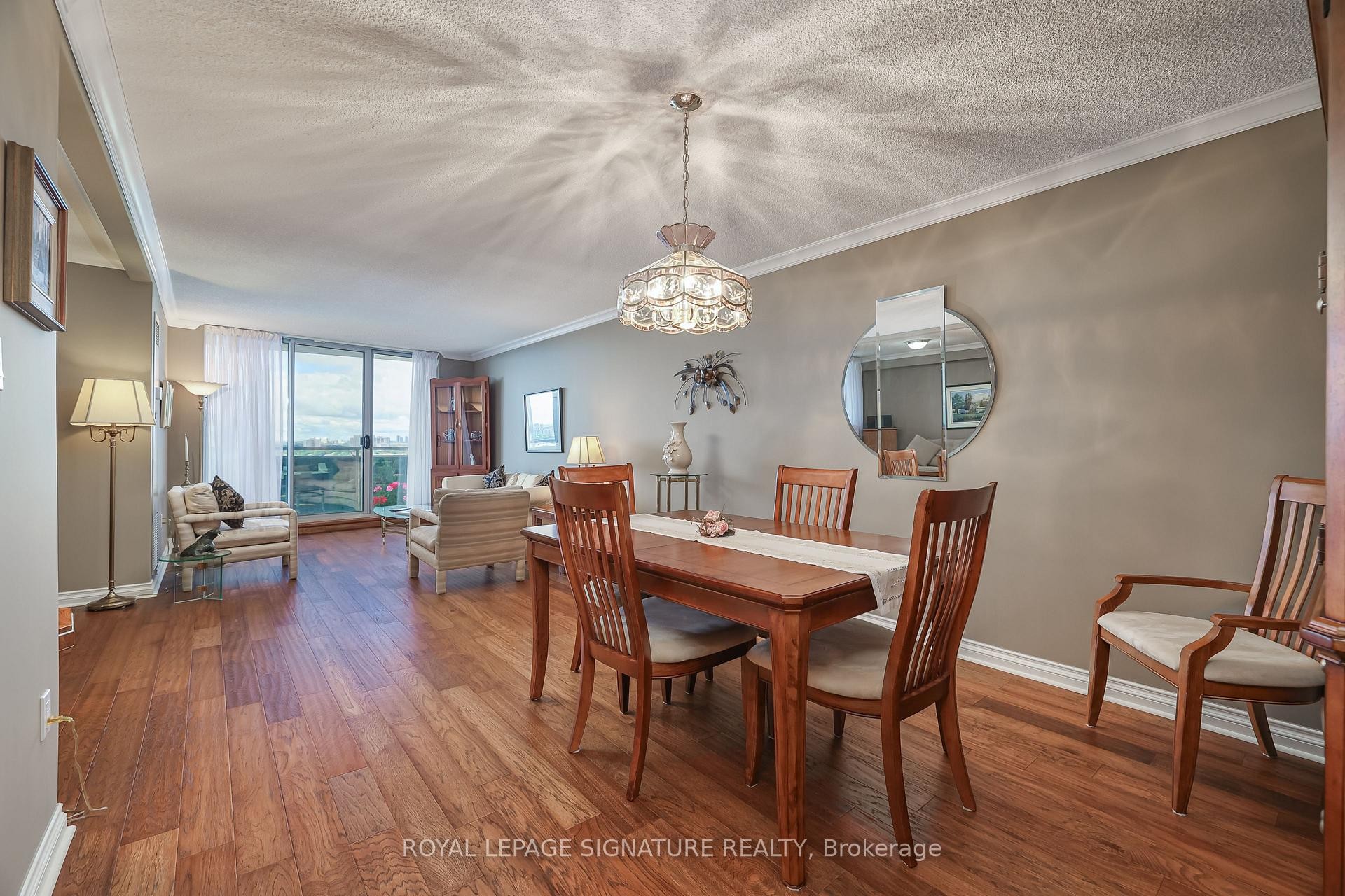 









820


Burnhamthorpe

Road, 2105,
Toronto,




ON
M9C 4W2

