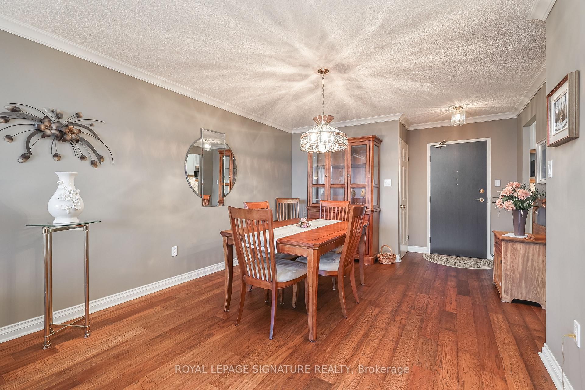 









820


Burnhamthorpe

Road, 2105,
Toronto,




ON
M9C 4W2

